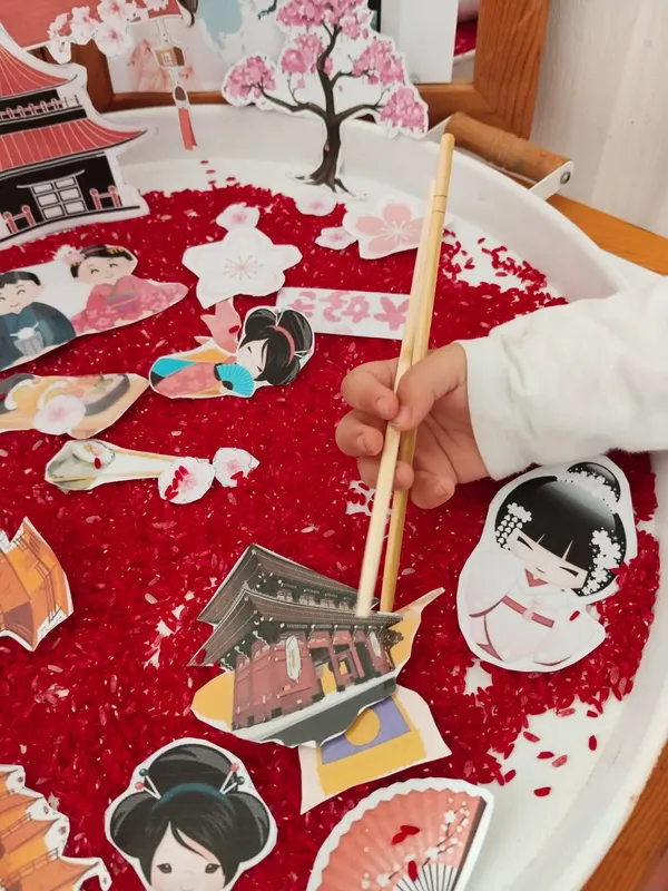 Didim anaokulu Montessori duyusal tepsi Japonya kültür etkinliği
