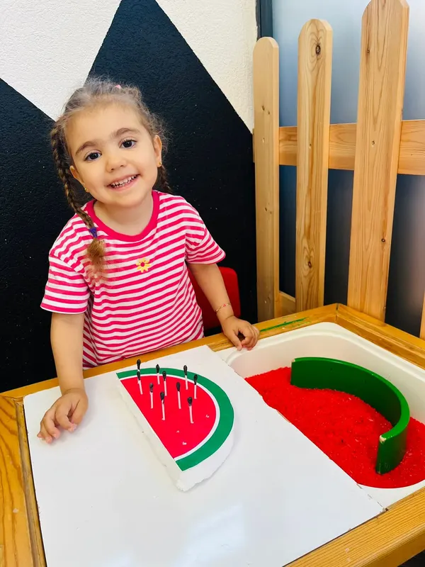 Didim anaokulu karpuz temalı duyusal sanat etkinliği