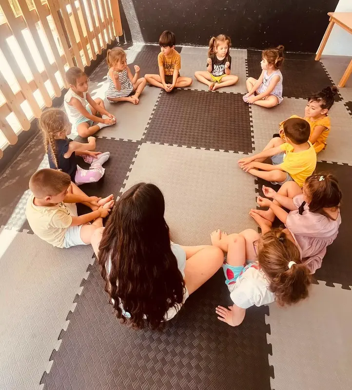 Didim kreş çocuk yoga ve meditasyon seansı