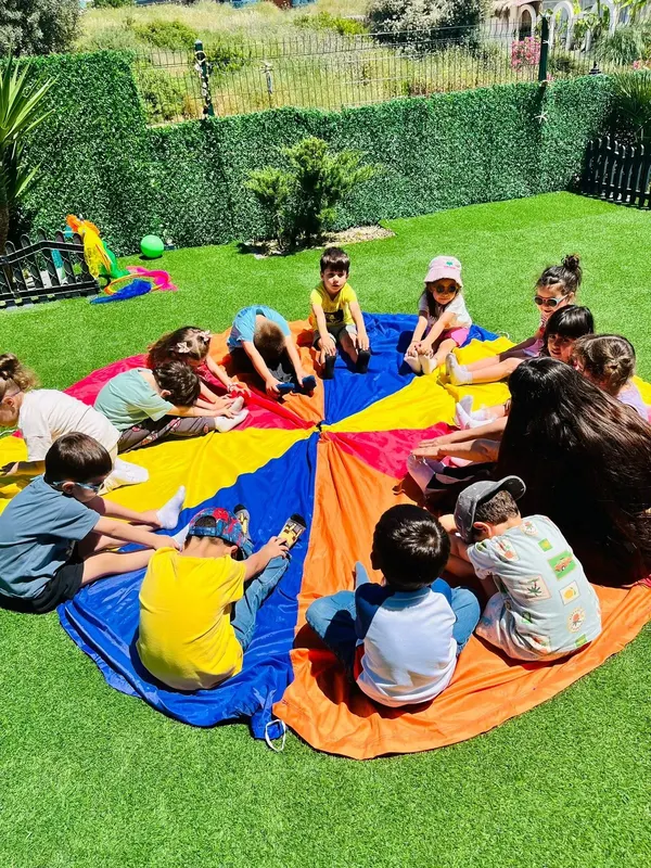 Didim anaokulu paraşüt oyunu bahçe